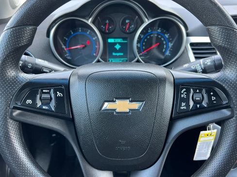 Used 2015 Chevrolet Cruze LT w/ Technology Package image 22