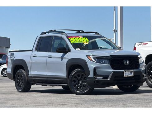 Used 2023 Honda Ridgeline Black Edition image 2