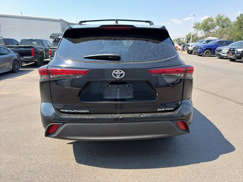 Used 2023 Toyota Highlander XLE AWD/4WD image 8
