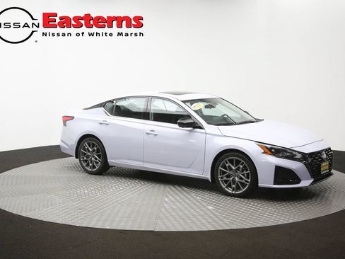 Used 2023 Nissan Altima 2.0 SR FWD image 47
