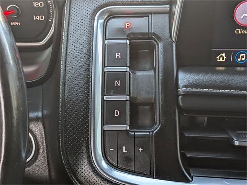 Used 2021 Chevrolet Suburban Premier w/ Premium Package image 20