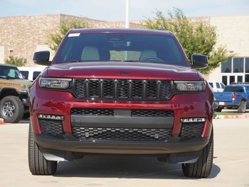 New 2025 Jeep Grand Cherokee L Limited w/ Luxury Tech Group II RWD image 2