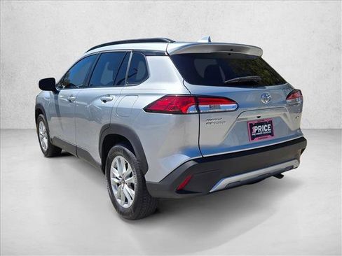 Used 2022 Toyota Corolla Cross LE image 7