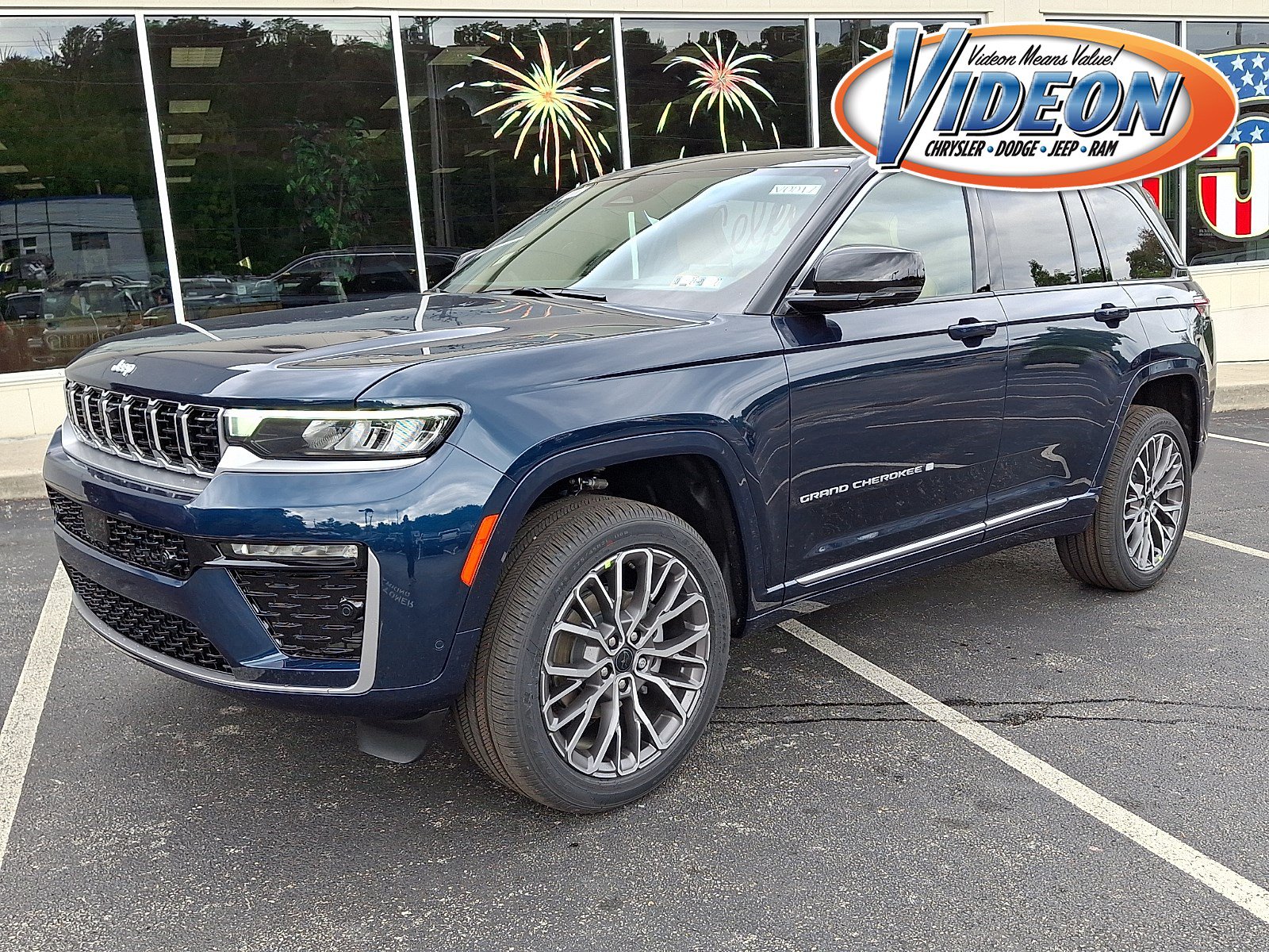 New 2027 Jeep Grand Cherokee Summit AWD/4WD image 1