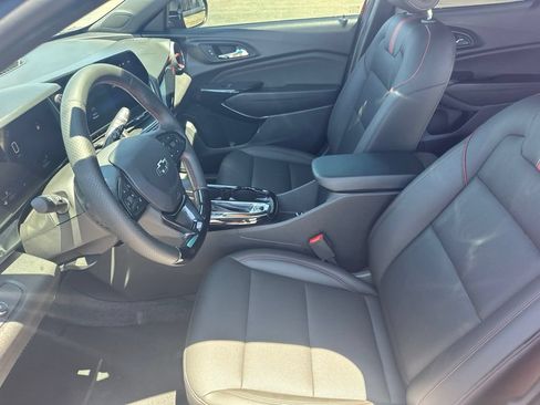 Used 2025 Chevrolet Trax RS w/ Driver Confidence Package FWD image 7