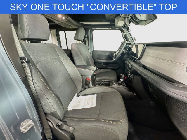 Used 2026 Jeep Wrangler Unlimited Sahara AWD/4WD image 27