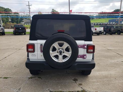 Used 2020 Jeep Wrangler Sport AWD/4WD image 4