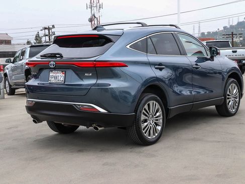 Certified 2024 Toyota Venza XLE AWD/4WD image 7