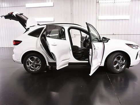 Used 2023 Ford Escape ST-Line image 30