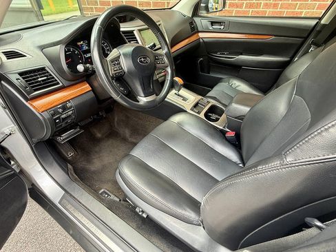 Used 2014 Subaru Outback 3.6R Limited AWD/4WD image 3