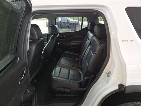 Used 2023 GMC Acadia SLT image 23
