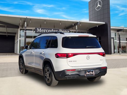 Used 2023 Mercedes-Benz EQB 300 300 image 4