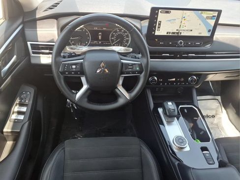 Used 2025 Mitsubishi Outlander SE AWD/4WD image 9