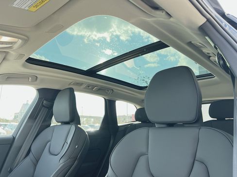 New 2026 Volvo XC60 B5 Core w/ Climate Package AWD/4WD image 24