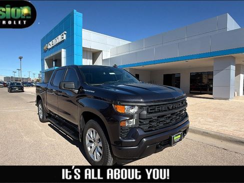 Used 2022 Chevrolet Silverado 1500 Custom image 1