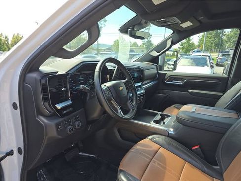Used 2024 Chevrolet Silverado 2500 High Country w/ Technology Package AWD/4WD image 22