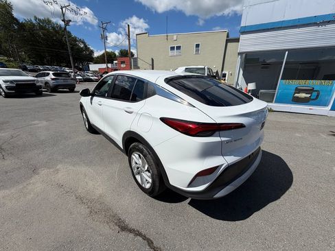 Used 2025 Buick Envista Sport Touring FWD image 3