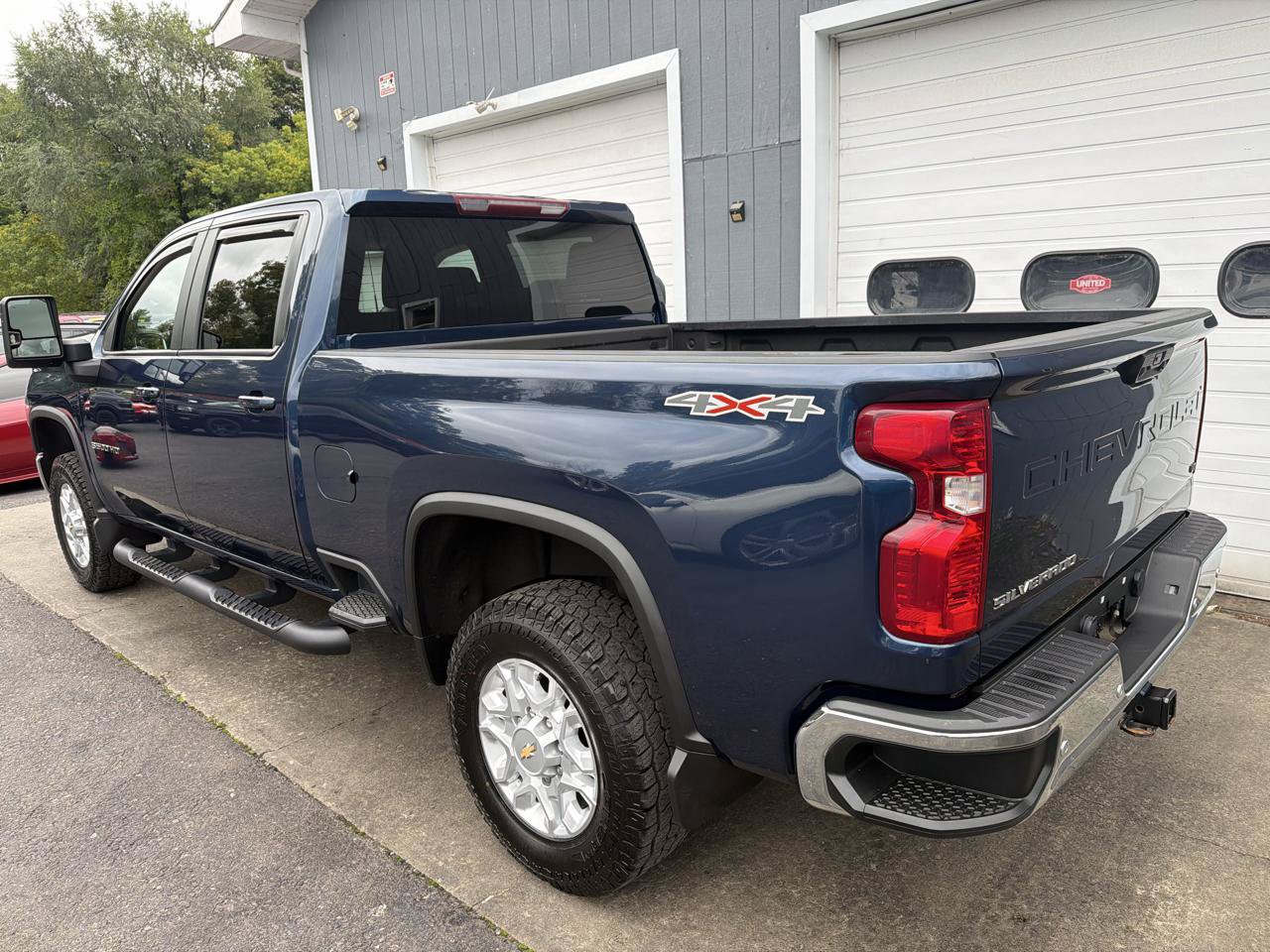Used 2022 Chevrolet Silverado 3500 LT w/ All Star Edition AWD/4WD image 6