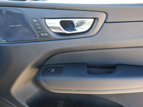 New 2026 Volvo XC60 B5 Ultra w/ Climate Package PRO image 19