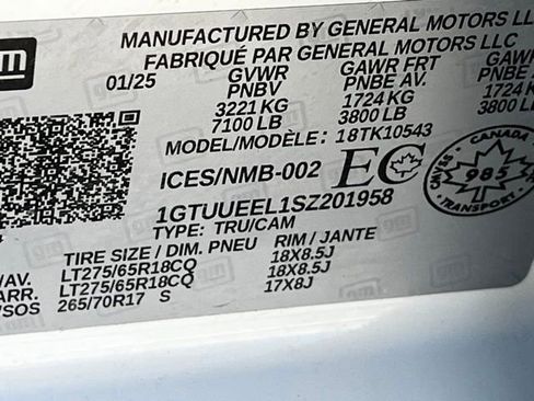 Used 2025 GMC Sierra 1500 AT4 w/ AT4 Premium Package image 37