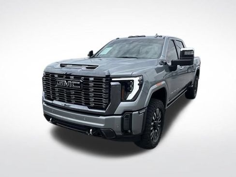 Used 2024 GMC Sierra 2500 Denali Ultimate AWD/4WD image 3