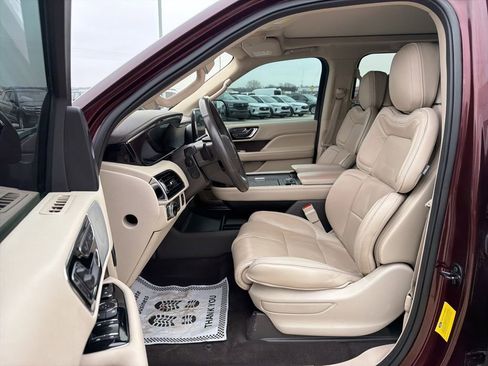 Used 2019 Lincoln Navigator L Reserve image 10