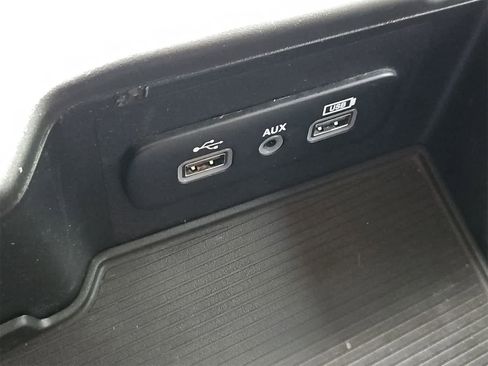 Used 2018 RAM 2500 SLT image 31