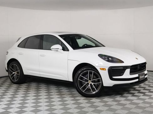 Certified 2026 Porsche Macan AWD/4WD image 9