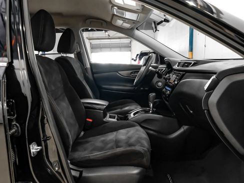 Used 2015 Nissan Rogue SV w/ SV Family Package FWD image 41