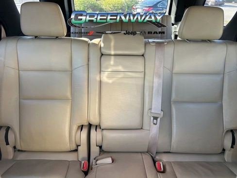 Used 2016 Dodge Durango Limited w/ Nav & Power Liftgate Group image 16