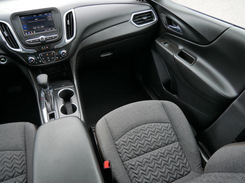 Used 2023 Chevrolet Equinox LT AWD/4WD image 11