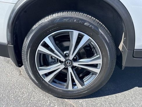 Used 2020 Nissan Rogue SV w/ Premium Package image 9