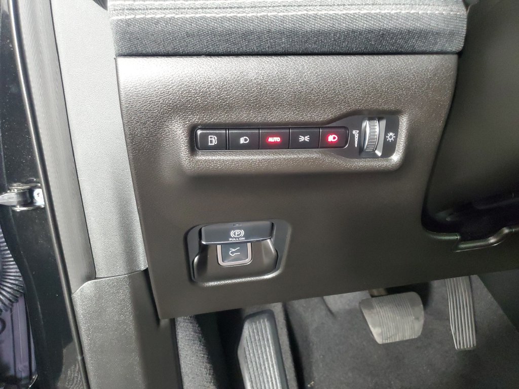 Used 2026 Jeep Cherokee Laredo AWD/4WD image 27