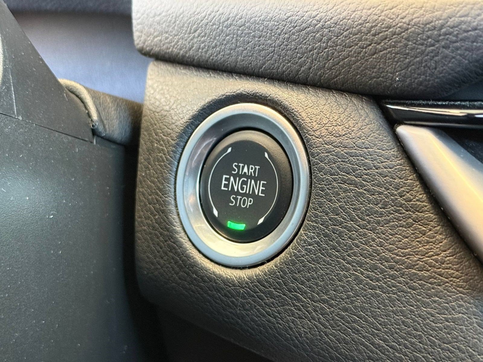 Used 2025 Cadillac XT4 Premium Luxury FWD image 19