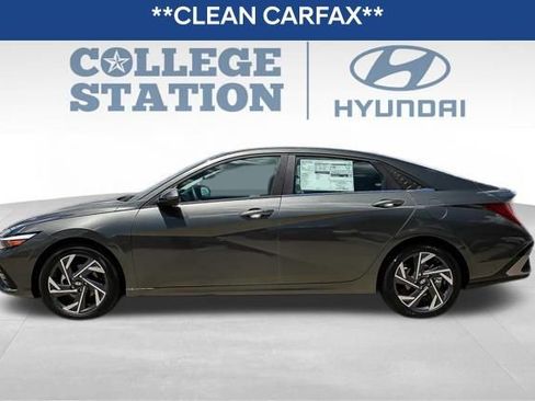 Used 2024 Hyundai Elantra SEL w/ Convenience Package image 4