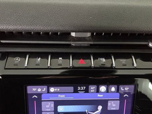 Used 2023 Jeep Grand Cherokee L Laredo image 26