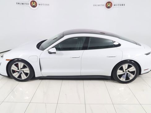 Used 2020 Porsche Taycan 4S image 31