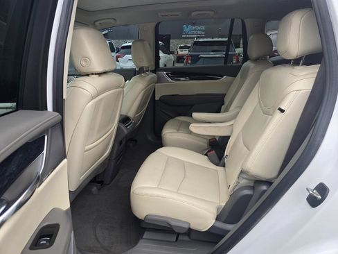 Used 2023 Cadillac XT6 Premium Luxury w/ Technology Package AWD/4WD image 15