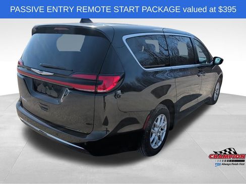 Used 2019 Jeep Renegade Altitude w/ Quick Order Package 2XM image 5