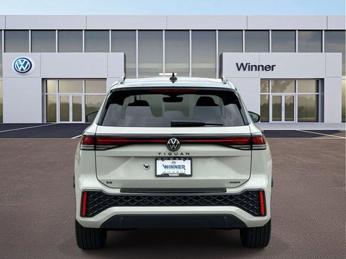 Used 2026 Volkswagen Tiguan SE R-Line AWD/4WD image 4