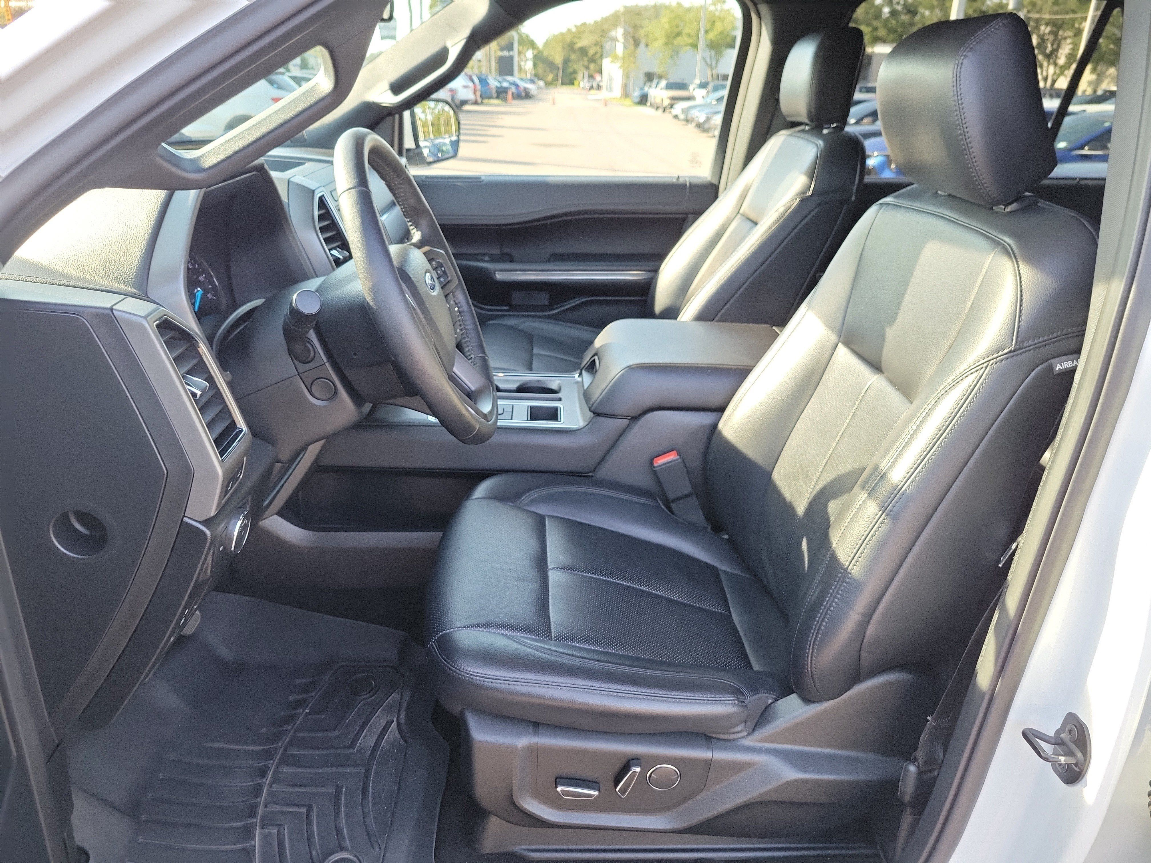 Used 2019 Ford Expedition XLT w/ Equipment Group 202A RWD image 22