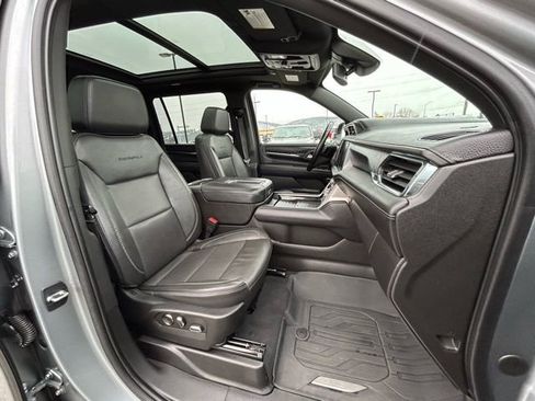 Used 2023 GMC Yukon XL Denali image 38