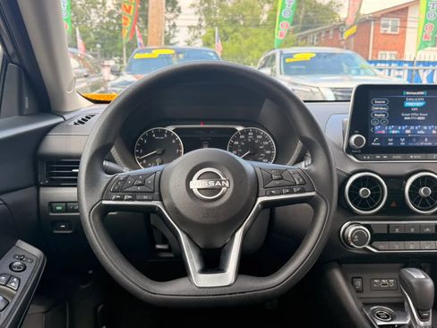 Used 2024 Nissan Sentra SV FWD image 18