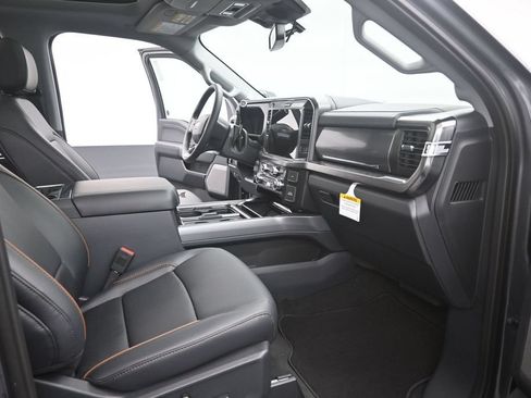 New 2026 Ford F250 Lariat w/ Black Appearance Package AWD/4WD image 24