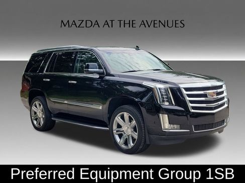 Used 2019 Cadillac Escalade Luxury RWD image 3