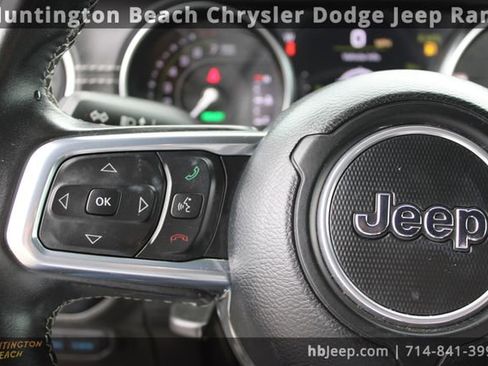 Used 2022 Jeep Wrangler Unlimited Sahara image 19