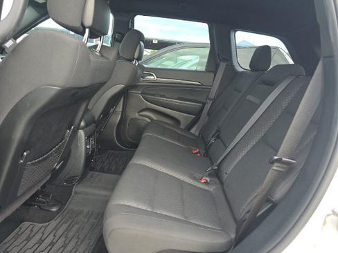 Used 2019 Jeep Grand Cherokee Laredo RWD image 7
