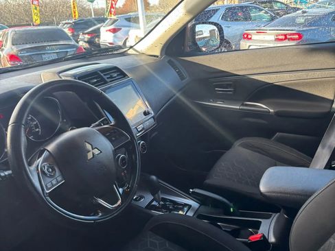Used 2020 Mitsubishi Outlander Sport SE image 9