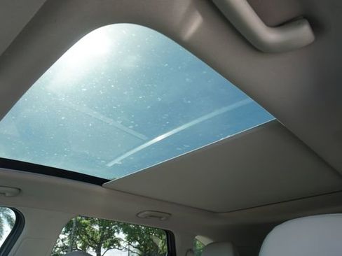 Used 2023 Kia Sorento EX w/ Panoramic Sunroof Package FWD image 8