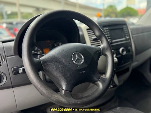 Used 2015 Mercedes-Benz Sprinter 2500 image 12